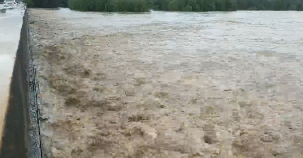 8ab2c2862e58215835cb4051ba936993.gif